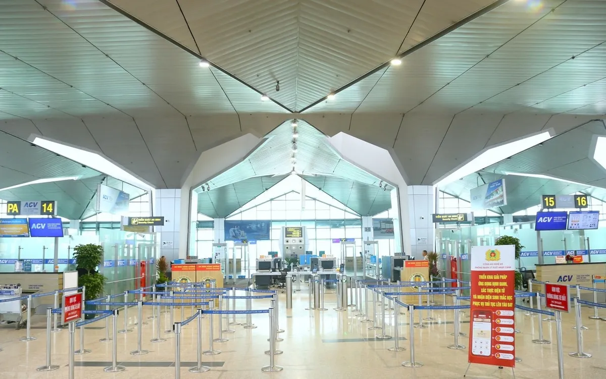 Sân bay Vinh chính thức mở cửa trở lại - Ảnh 3.