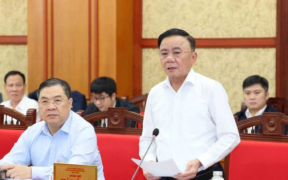 Đồng chí Trần Cẩm Tú, Ủy viên Bộ Chính trị, Thường trực Ban Bí thư, Trưởng Tiểu ban Tổ chức phục vụ Đại hội XIV của Đảng chủ trì họp Thường trực Tiểu ban. Ảnh: TTXVN