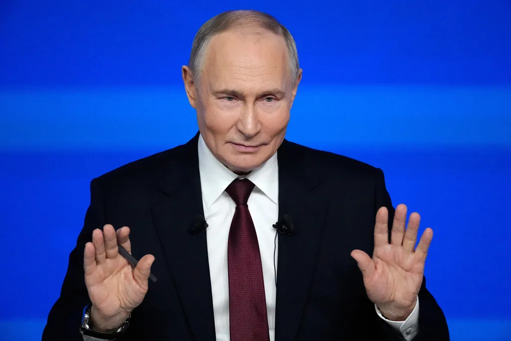 Người dân Nga tổng kết năm cùng Tổng thống Putin- Ảnh 1. Người dân Nga tổng kết năm cùng Tổng thống Putin- Ảnh 1.