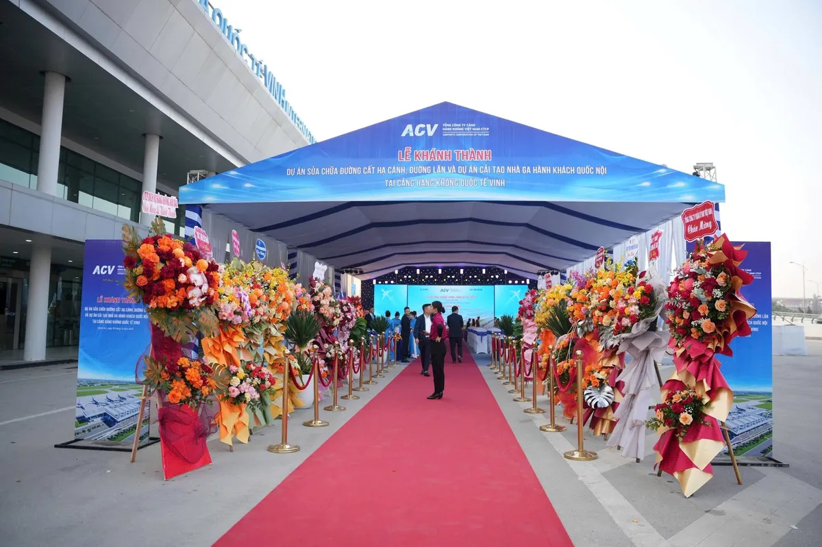 Sân bay Vinh chính thức mở cửa trở lại - Ảnh 1.