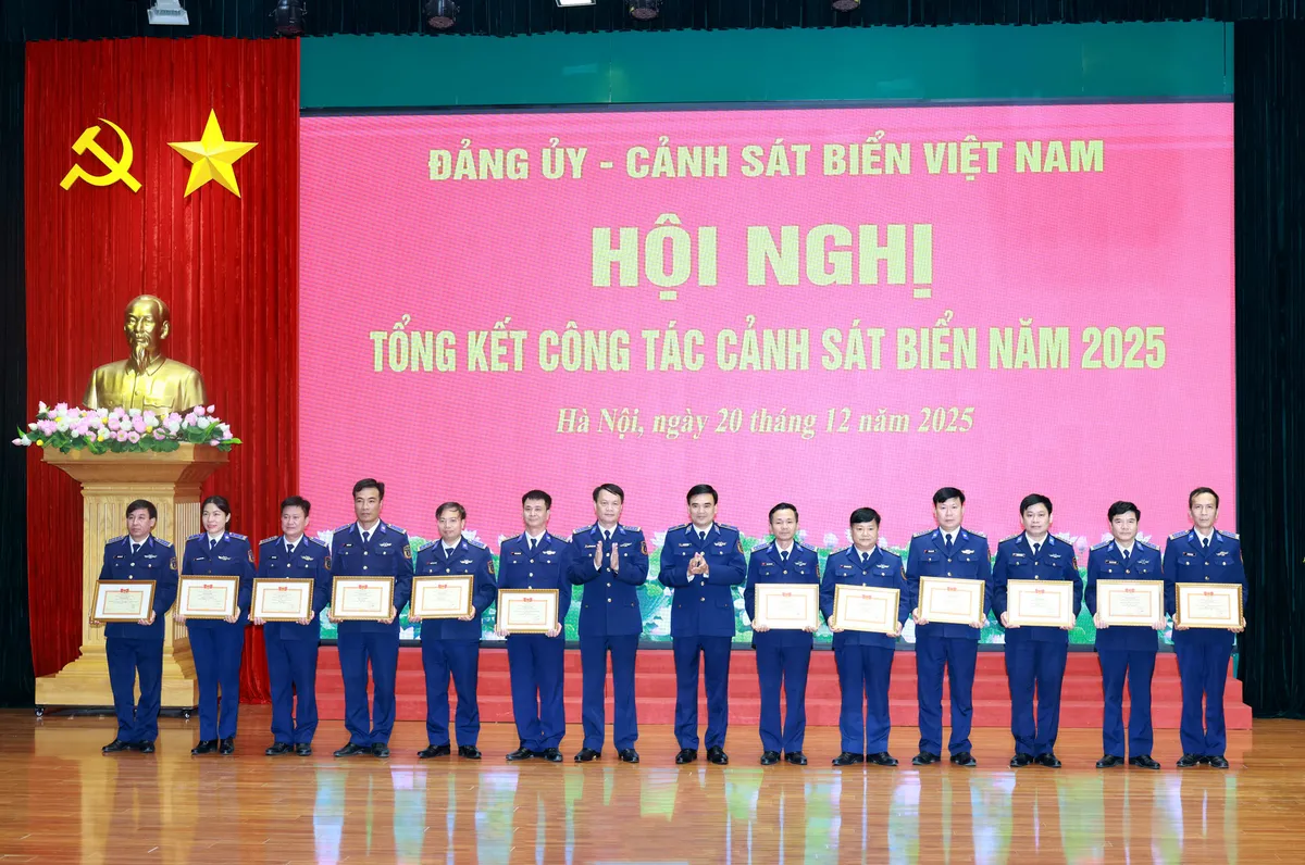 Cảnh s&aacute;t biển Việt Nam: Ph&aacute;t huy tr&iacute; tuệ, tạo bứt ph&aacute; mới, quyết t&acirc;m ho&agrave;n th&agrave;nh thắng lợi nhiệm vụ năm 2026 - Ảnh 8.