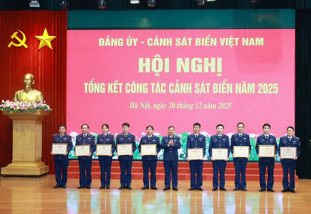 Cảnh s&aacute;t biển Việt Nam: Ph&aacute;t huy tr&iacute; tuệ, tạo bứt ph&aacute; mới, quyết t&acirc;m ho&agrave;n th&agrave;nh thắng lợi nhiệm vụ năm 2026 - Ảnh 9.