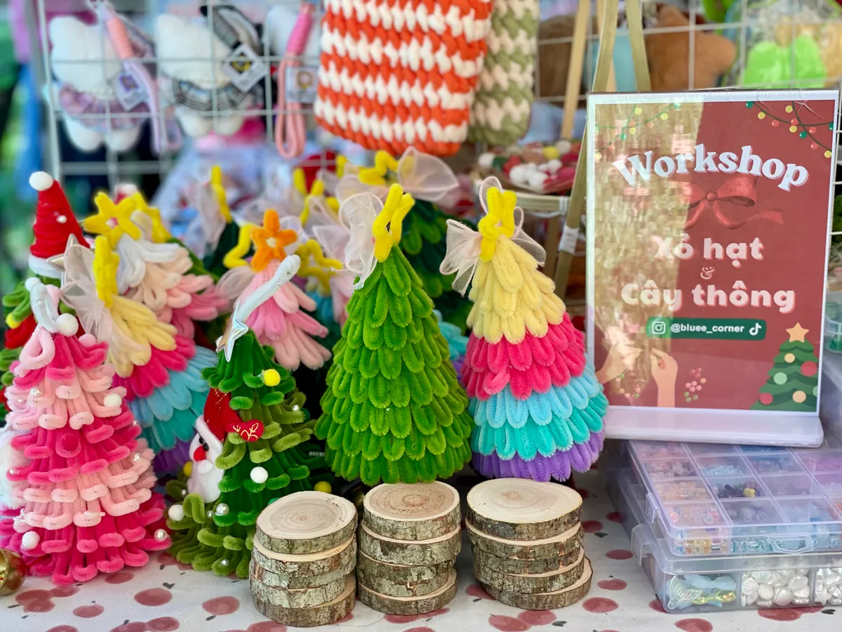 Trải nghiệm không gian sáng tạo độc đáo trong mùa Giáng sinh tại TP Hồ Chí Minh- Ảnh 5. Trải nghiệm không gian sáng tạo độc đáo trong mùa Giáng sinh tại TP Hồ Chí Minh- Ảnh 5.