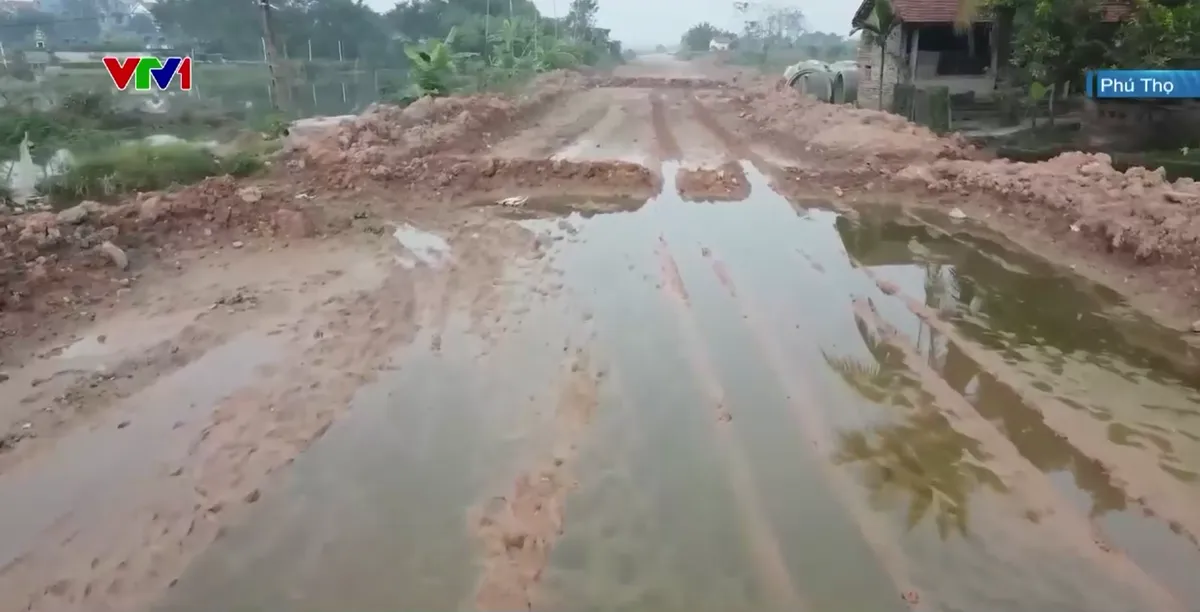 Đường thi công dở dang gây ảnh hưởng đời sống người dân ở Phú Thọ - Ảnh 5.