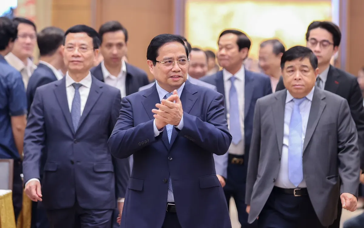 Thủ tướng Phạm Minh Chính tới dự và chủ trì Diễn đàn quốc gia phát triển Kinh tế số và xã hội số lần thứ 3 tổ chức sáng 20/12 - Ảnh: VGP/Nhật Bắc