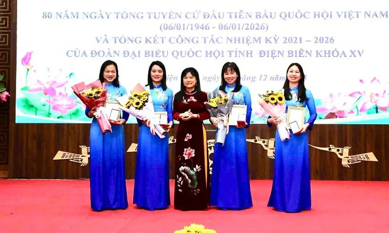 Điện Biên: Đoàn Đại biểu Quốc hội tỉnh có nhiều đóng góp tích cực vào các hoạt động của Quốc hội - Ảnh 4.
