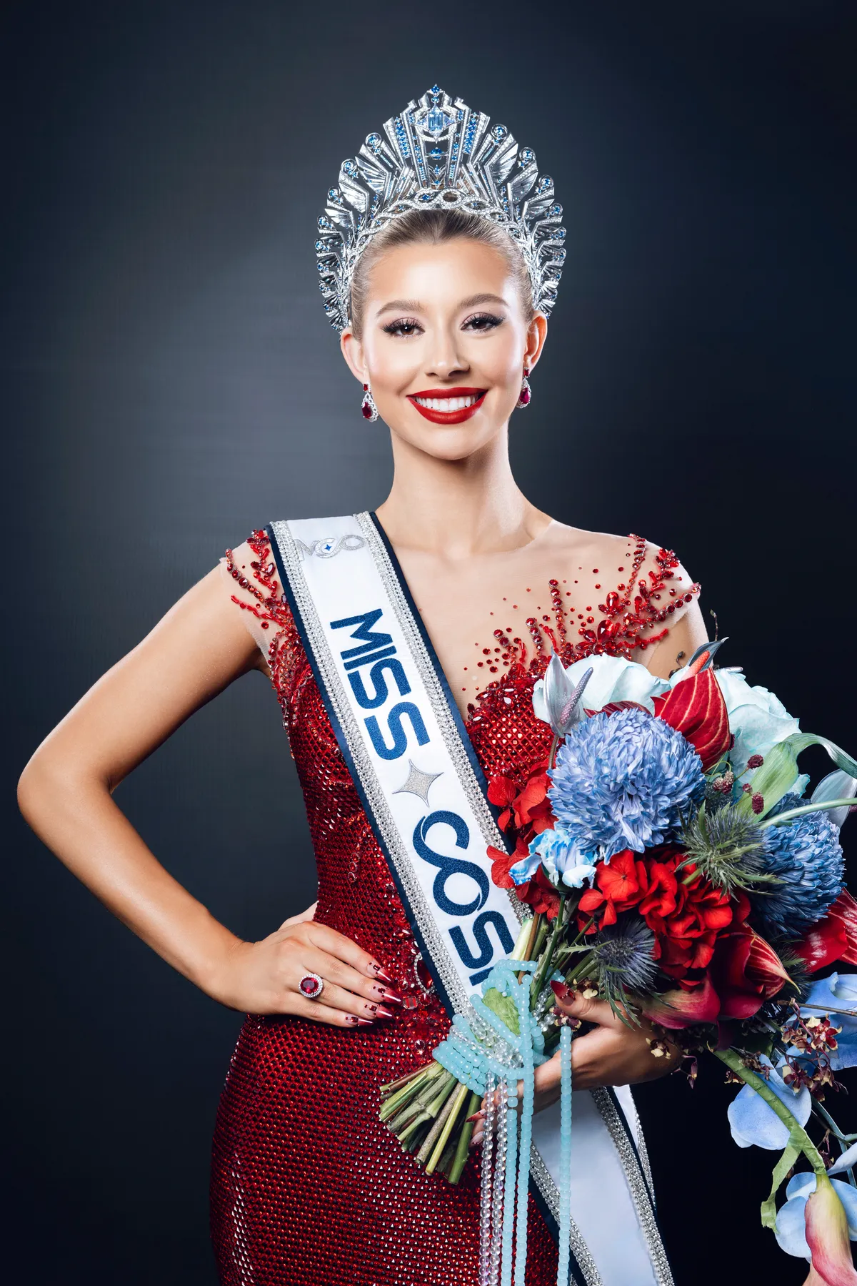 Người đẹp Mỹ đăng quang Miss Cosmo 2025 - Ảnh 1.