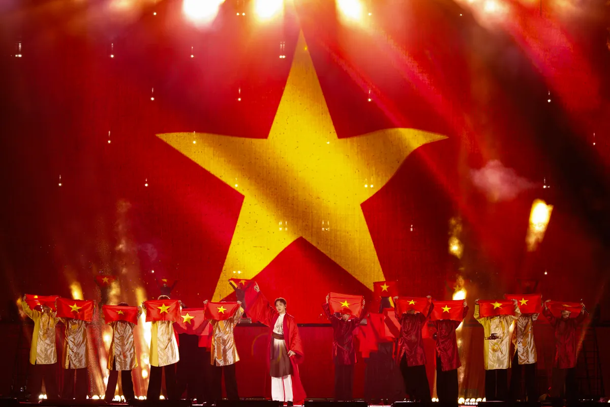 Lần đầu ti&ecirc;n d&agrave;n &ldquo;Anh T&agrave;i - Chị Đẹp&rdquo; c&ugrave;ng hội tụ, Y Concert tạo c&uacute; bắt tay chưa từng c&oacute;- Ảnh 11.