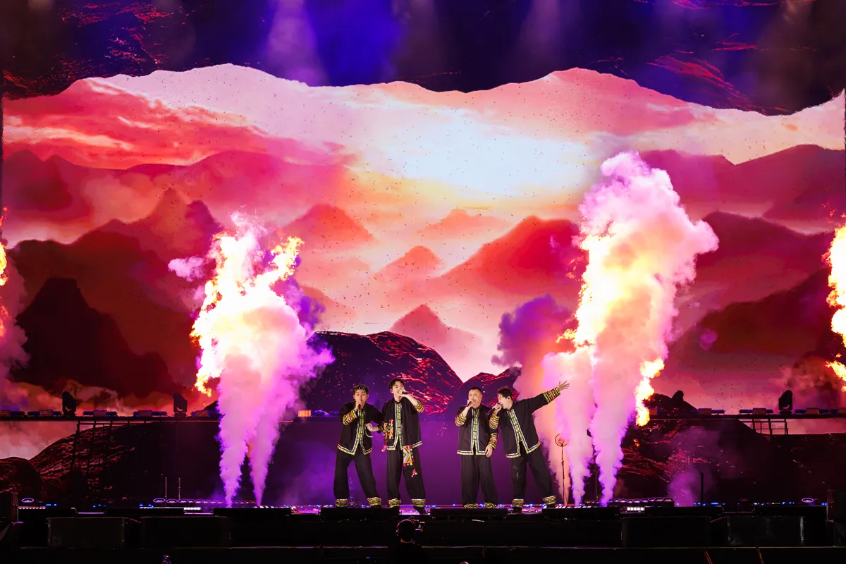 Lần đầu ti&ecirc;n d&agrave;n &ldquo;Anh T&agrave;i - Chị Đẹp&rdquo; c&ugrave;ng hội tụ, Y Concert tạo c&uacute; bắt tay chưa từng c&oacute;- Ảnh 8.