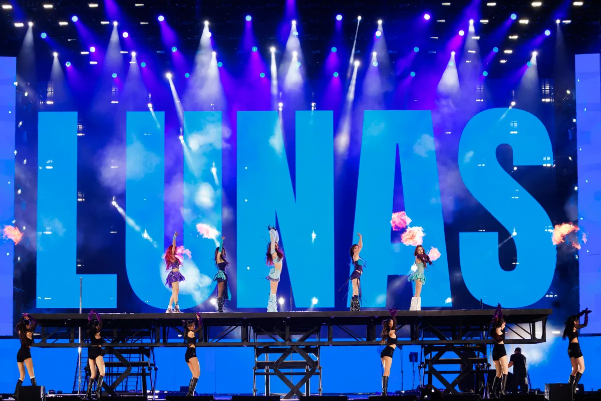 Lần đầu ti&ecirc;n d&agrave;n &ldquo;Anh T&agrave;i - Chị Đẹp&rdquo; c&ugrave;ng hội tụ, Y Concert tạo c&uacute; bắt tay chưa từng c&oacute;- Ảnh 5.