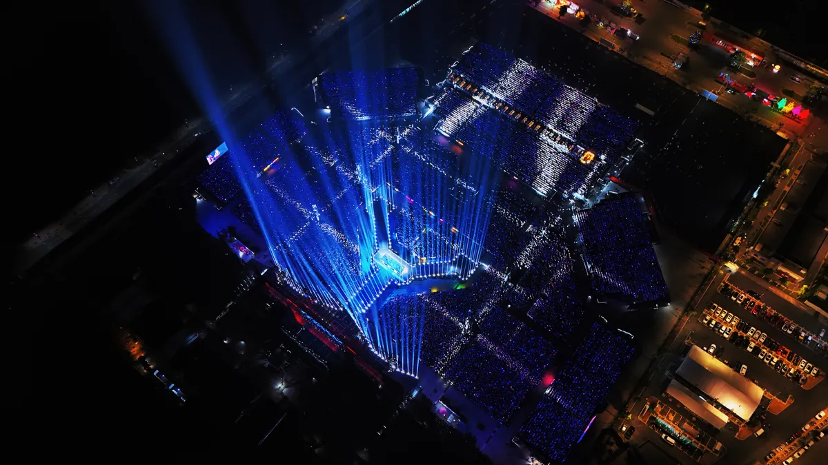 Lần đầu ti&ecirc;n d&agrave;n &ldquo;Anh T&agrave;i - Chị Đẹp&rdquo; c&ugrave;ng hội tụ, Y Concert tạo c&uacute; bắt tay chưa từng c&oacute;- Ảnh 13.