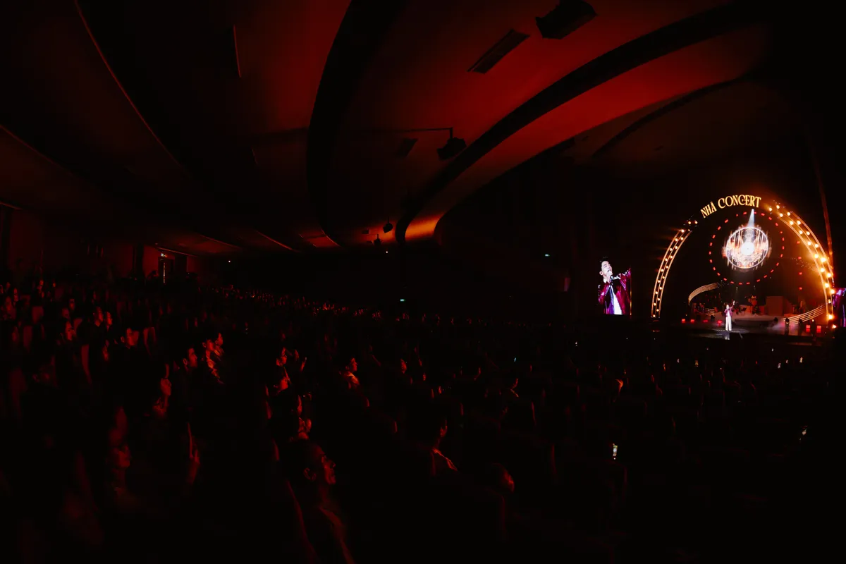 L&acirc;n Nh&atilde; mời NSND Tấn Minh, Hương Tr&agrave;m c&ugrave;ng h&aacute;t t&igrave;nh ca trong "Nh&atilde; Concert" - Ảnh 2.