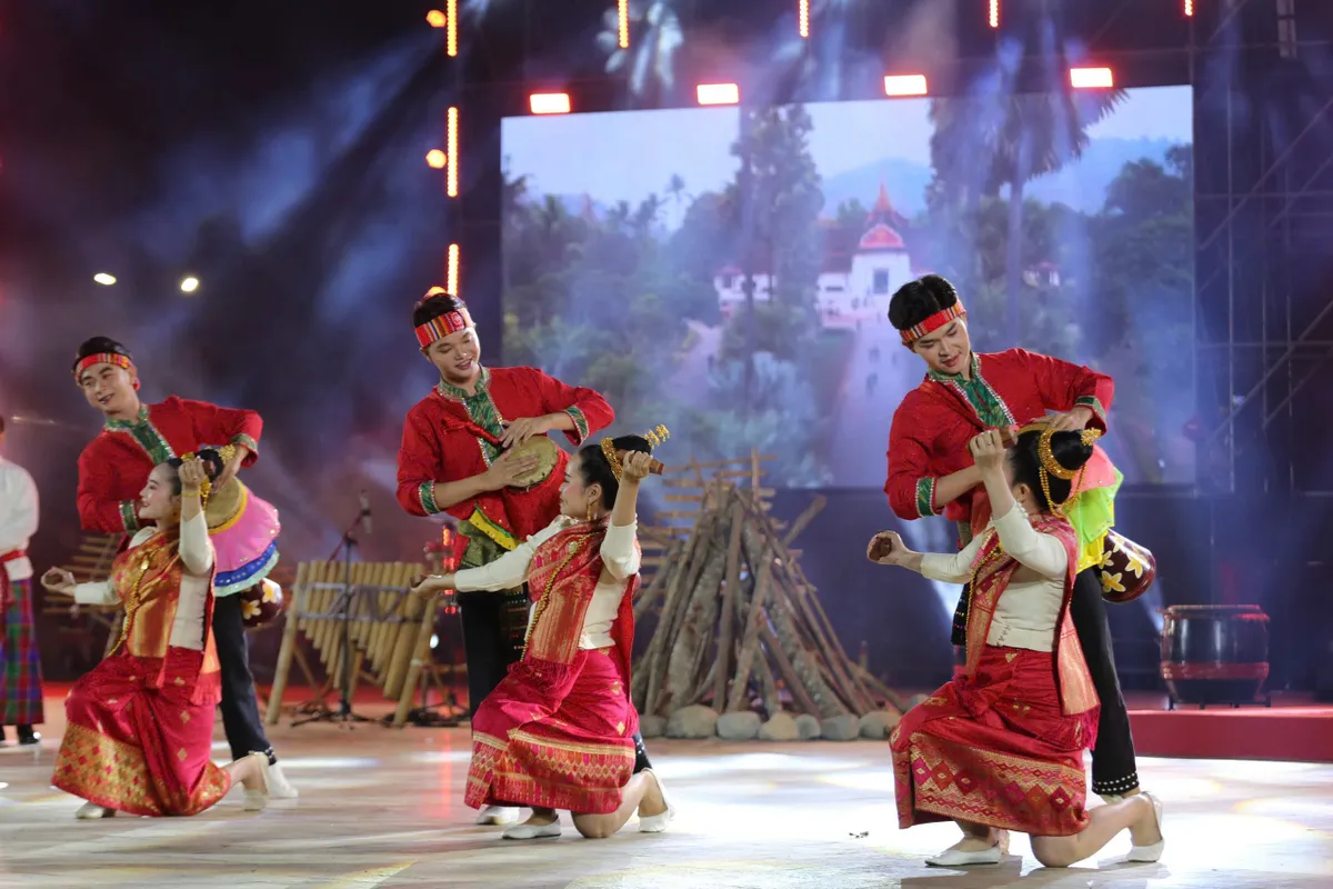 &Acirc;m vang cồng chi&ecirc;ng Đ&ocirc;ng Nam &Aacute; lan tỏa từ đại ng&agrave;n T&acirc;y Nguy&ecirc;n - Ảnh 4.