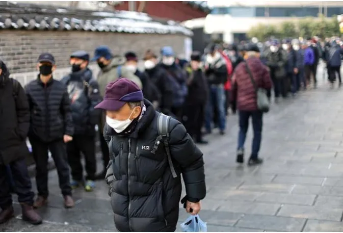 1/3 người H&agrave;n Quốc sống một m&igrave;nh trong x&atilde; hội si&ecirc;u gi&agrave; - Ảnh 1.