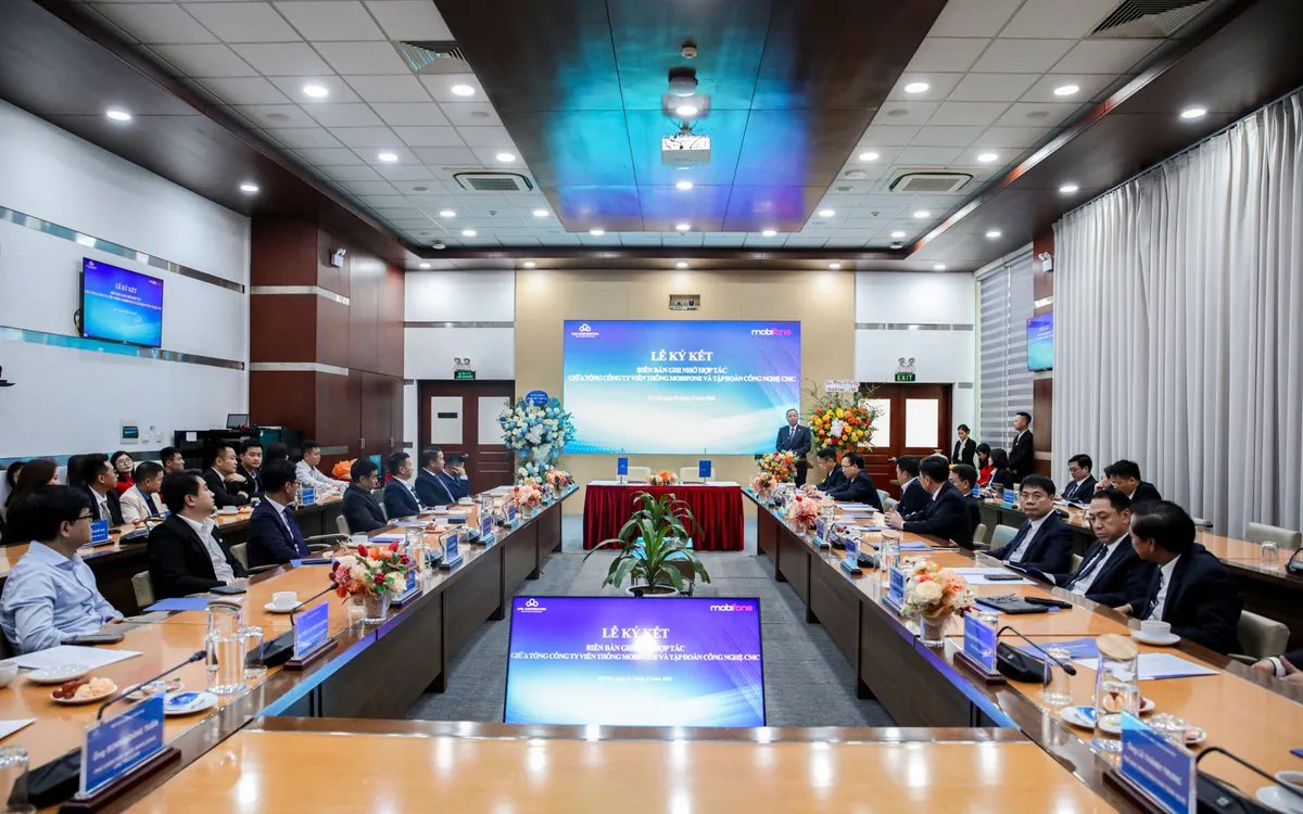 Toàn cảnh Lễ ký kết Thỏa thuận Hợp tác chiến lược MobiFone–CMC.