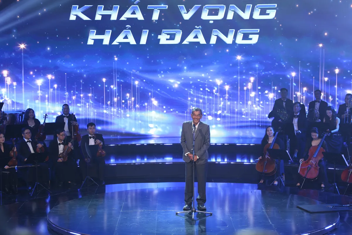 Kh&aacute;t vọng Hải đăng &ndash; T&ocirc;n vinh những con người thắp s&aacute;ng tương lai bằng tr&iacute; tuệ v&agrave; l&ograve;ng ki&ecirc;n định - Ảnh 4.