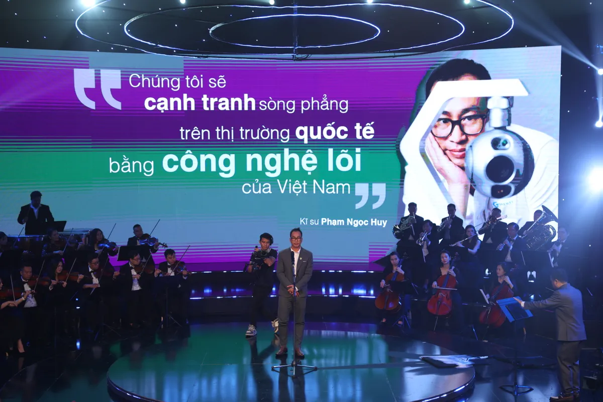 Kh&aacute;t vọng Hải đăng &ndash; T&ocirc;n vinh những con người thắp s&aacute;ng tương lai bằng tr&iacute; tuệ v&agrave; l&ograve;ng ki&ecirc;n định - Ảnh 8.