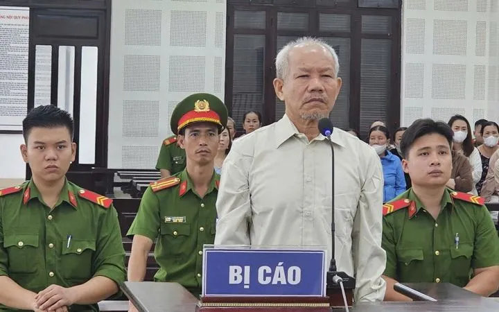 Bị cáo Trần Bảo Uyên tại phiên tòa.