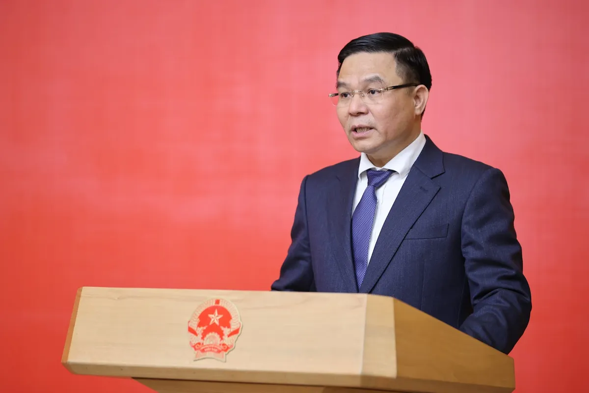 Thủ tướng trao Quyết định giao Quyền Bộ trưởng Bộ C&ocirc;ng Thương - Ảnh 6.