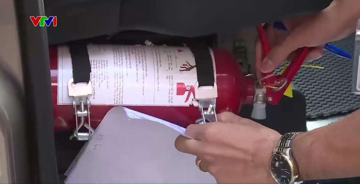 Kiểm so&aacute;t, bảo đảm an to&agrave;n xe đưa đ&oacute;n học sinh tại H&agrave; Nội - Ảnh 3.