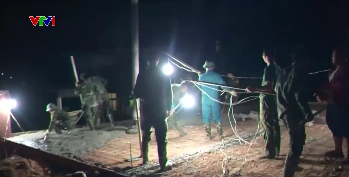 Người d&acirc;n L&acirc;m Đồng phấn khởi v&igrave; c&oacute; nh&agrave; mới sau lũ - Ảnh 1.