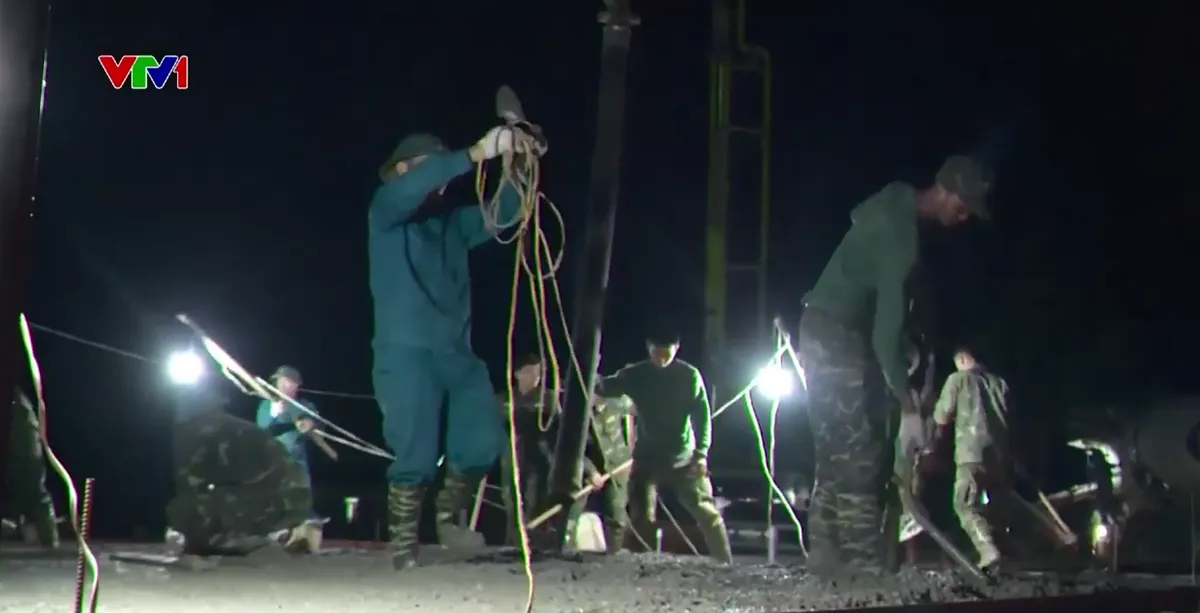 Người d&acirc;n L&acirc;m Đồng phấn khởi v&igrave; c&oacute; nh&agrave; mới sau lũ - Ảnh 2.