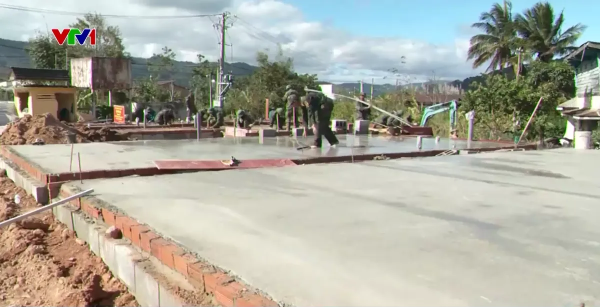 Người d&acirc;n L&acirc;m Đồng phấn khởi v&igrave; c&oacute; nh&agrave; mới sau lũ - Ảnh 3.