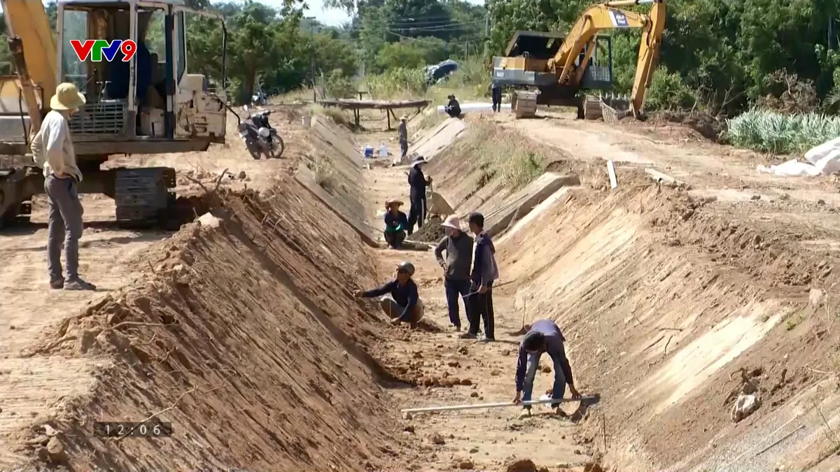 Chung tay cùng người dân tái thiết cuộc sống sau thiên tai