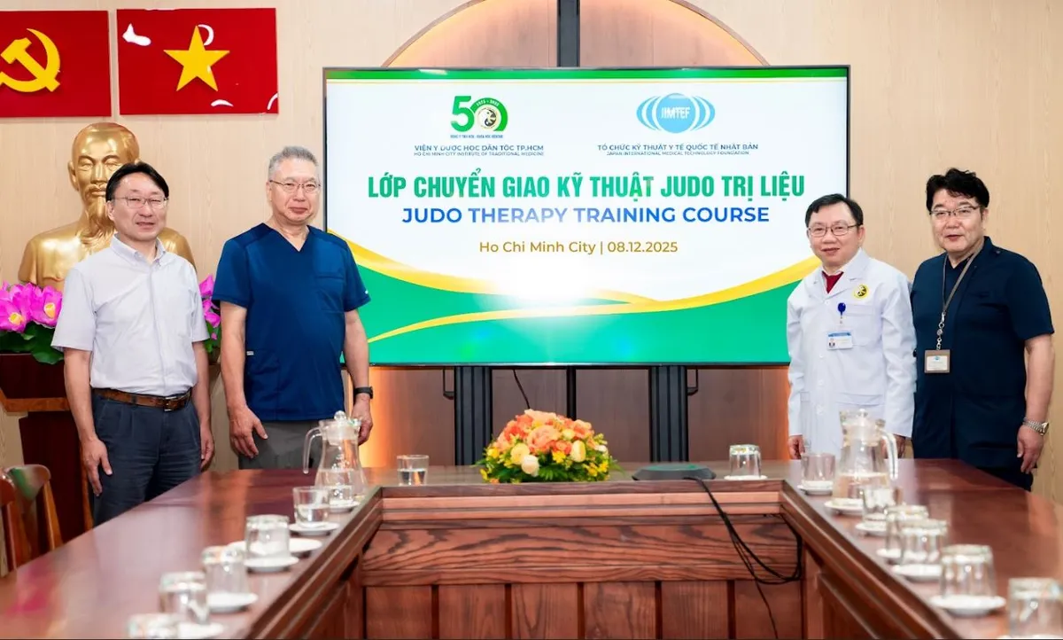 TP Hồ Ch&iacute; Minh đẩy mạnh ph&aacute;t triển m&ocirc; h&igrave;nh kết hợp Đ&ocirc;ng - T&acirc;y y- Ảnh 3.