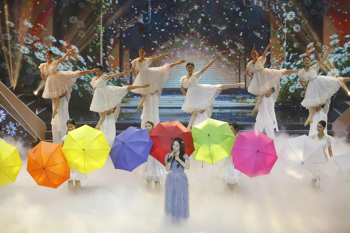 Chương tr&igrave;nh kỷ niệm 81 năm Ng&agrave;y th&agrave;nh lập Qu&acirc;n đội Nh&acirc;n d&acirc;n Việt Nam - Mệnh lệnh từ tr&aacute;i tim: Tự h&agrave;o v&agrave; x&uacute;c động! - Ảnh 14.