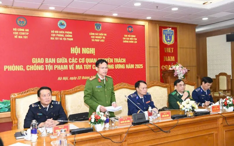 Đại tá Nguyễn Văn Cường, Phó Cục trưởng Cục CSĐT tội phạm về ma túy phát biểu tại hội nghị.