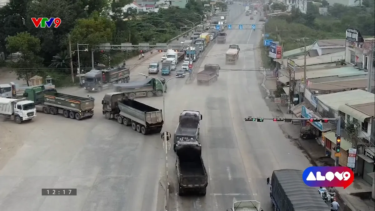 Alo V9 (23/12/2025): Xe ben đem bụi công trình ra quốc lộ 51