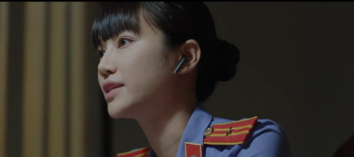 Lằn ranh - Tập 37: Người t&igrave;nh Ph&oacute; B&iacute; thư S&aacute;ch chuẩn bị hộp tiền khủng để hối lộ thanh tra - Ảnh 1.