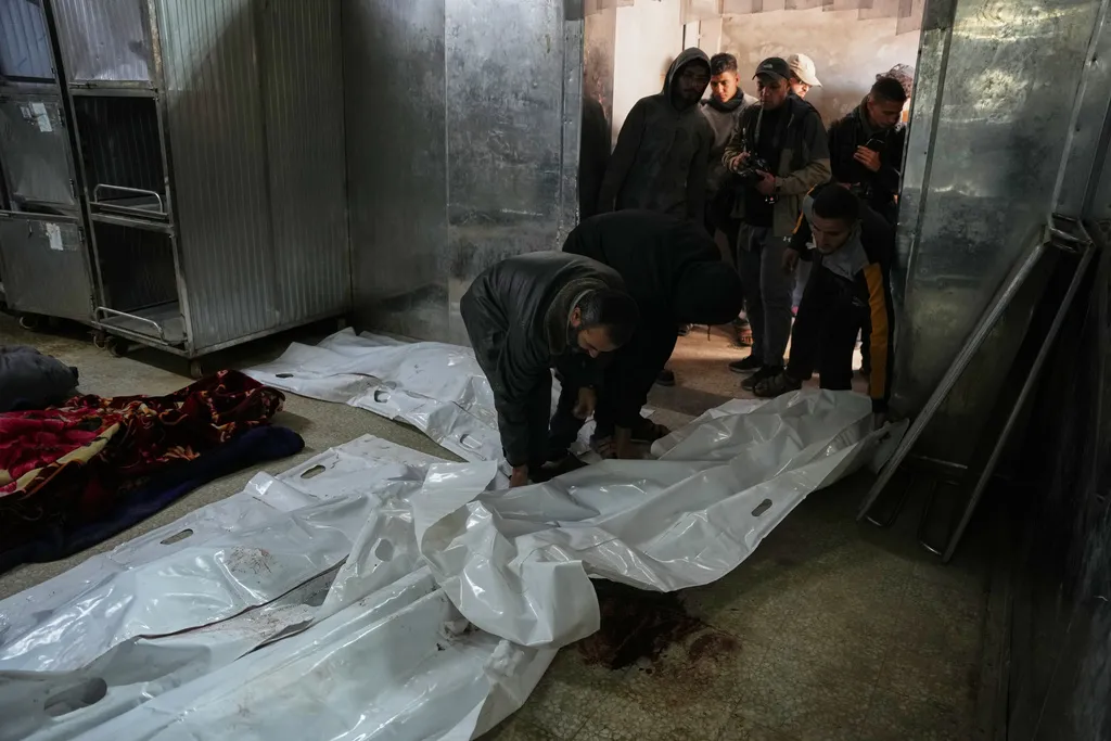 Israel kh&ocirc;ng k&iacute;ch Lebanon v&agrave; Gaza bất chấp lệnh ngừng bắn - Ảnh 3.