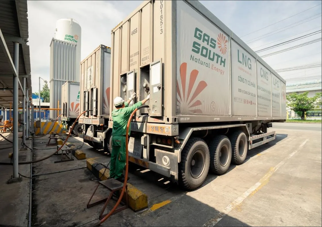 Chỉ c&ograve;n 8 ng&agrave;y: 500 xe bu&yacute;t ở TP Hồ Ch&iacute; Minh c&oacute; nguy cơ gi&aacute;n đoạn v&igrave; thiếu kh&iacute; CNG   - Ảnh 1.