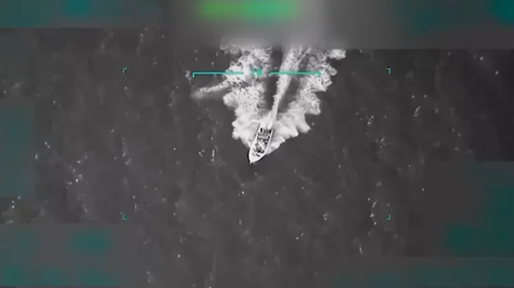 Mỹ tiếp tục kh&ocirc;ng k&iacute;ch chết người v&agrave;o t&agrave;u bị nghi bu&ocirc;n ma t&uacute;y ở Đ&ocirc;ng Th&aacute;i B&igrave;nh Dương - Ảnh 1.