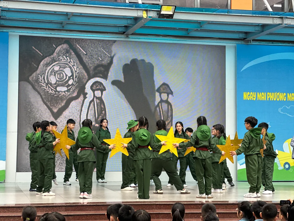 Tiết học lịch sử "kh&ocirc;ng khoảng c&aacute;ch": Đưa &ldquo;bảo t&agrave;ng&rdquo; tới s&acirc;n trường- Ảnh 7.