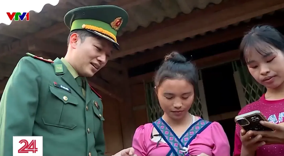 Gieo &ldquo;mầm xanh số&rdquo; nơi bi&ecirc;n giới Điện Bi&ecirc;n - Ảnh 1.