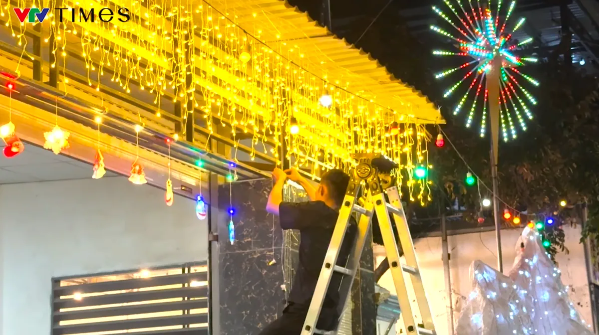 TP Hồ Ch&iacute; Minh: Kh&ocirc;ng kh&iacute; đ&oacute;n lễ Gi&aacute;ng Sinh rộn r&agrave;ng tại c&aacute;c xứ đạo ven biển   - Ảnh 3.