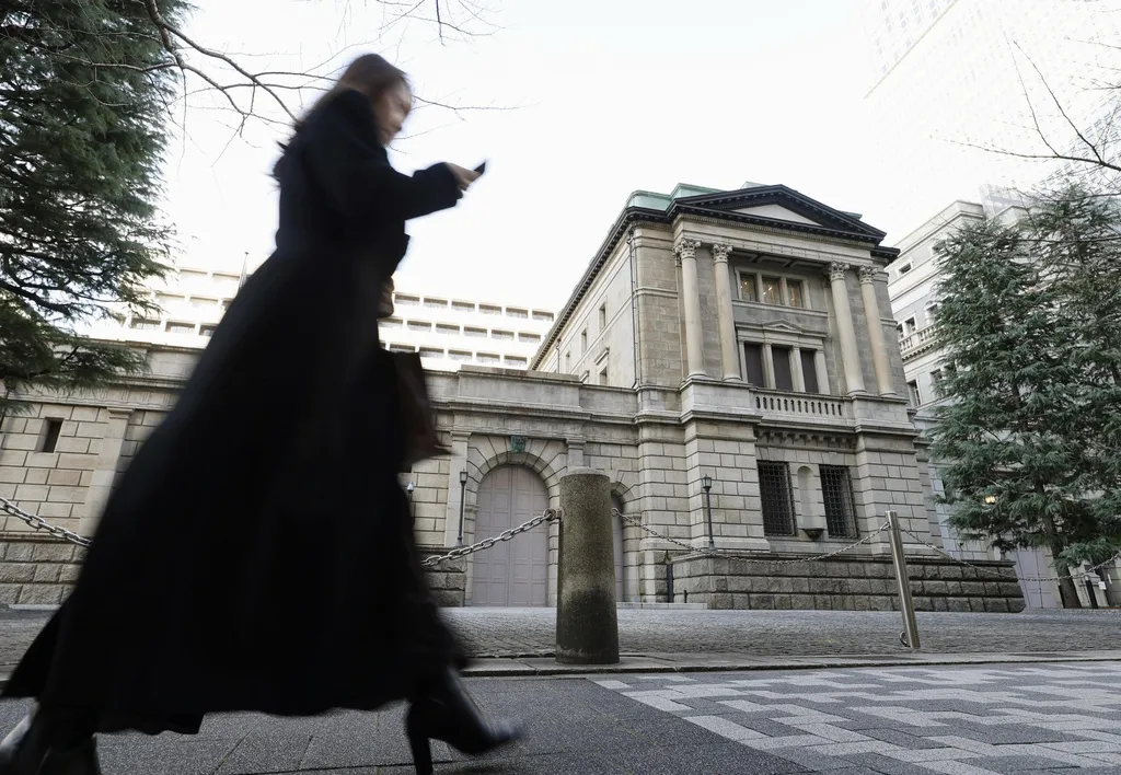 Nhật Bản cân nhắc giới hạn số lượng lao động nước ngoài từ năm tài chính 2027 - Ảnh 1.