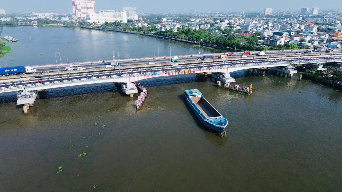 TP Hồ Ch&iacute; Minh n&acirc;ng tĩnh kh&ocirc;ng nhiều c&acirc;y cầu: Giải ph&aacute;p mới duy tu, bảo dưỡng cầu cũ - Ảnh 1.