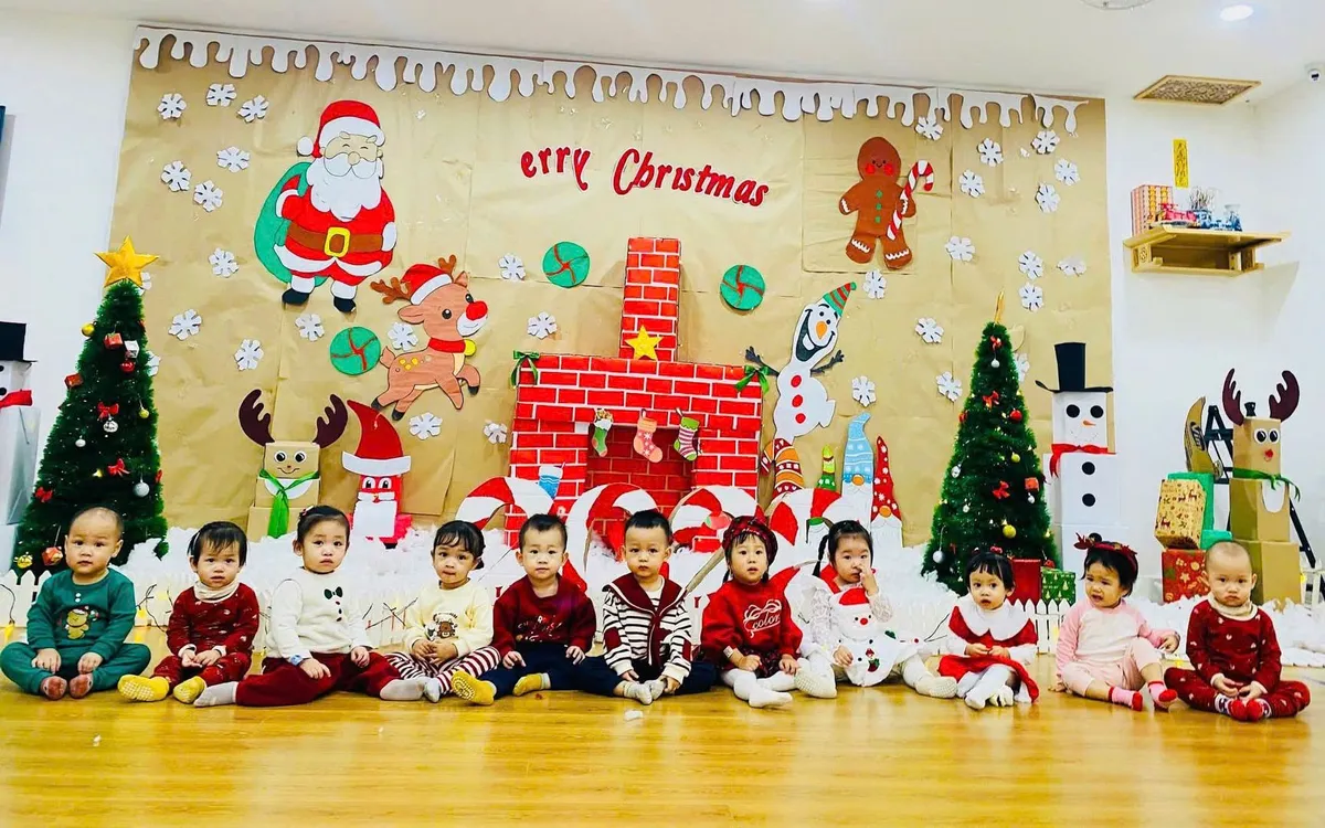 Rộn r&agrave;ng kh&ocirc;ng kh&iacute; đ&oacute;n Gi&aacute;ng sinh của c&aacute;c b&eacute; mầm non H&agrave; Nội- Ảnh 1.