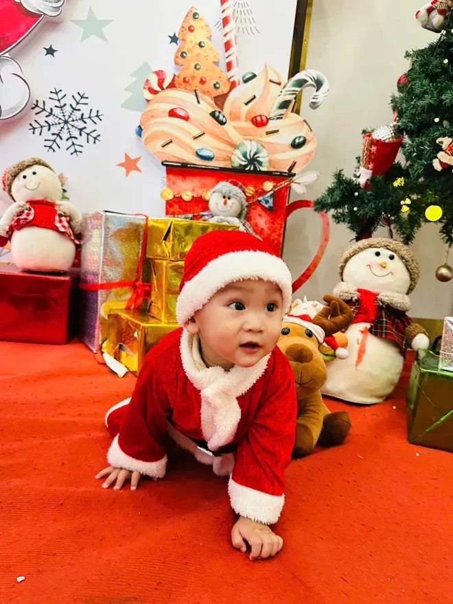 Rộn r&agrave;ng kh&ocirc;ng kh&iacute; đ&oacute;n Gi&aacute;ng sinh của c&aacute;c b&eacute; mầm non H&agrave; Nội- Ảnh 4.