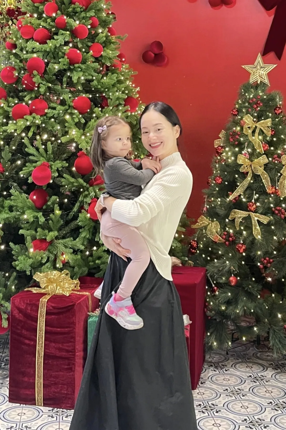 Sao Việt h&aacute;o hức đ&oacute;n Gi&aacute;ng sinh - Ảnh 9.