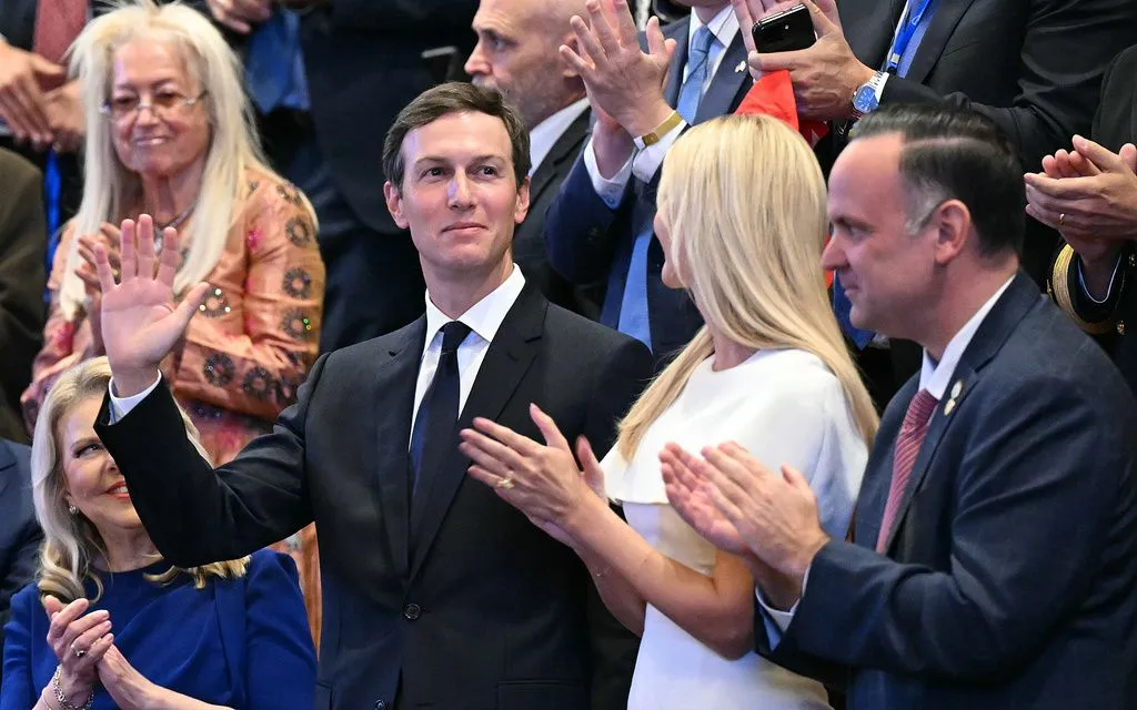 Ông Jared Kushner (trái) là cố vấn tin cậy của Tổng thống Trump (Ảnh: AP)