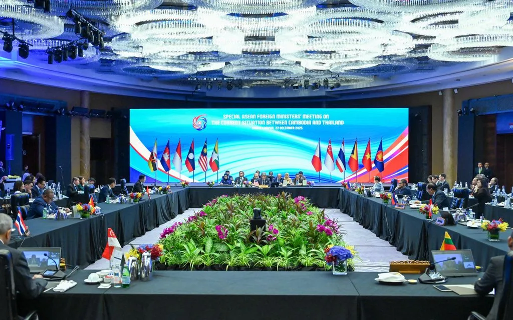 Hội nghị Ngoại trưởng ASEAN diễn ra hôm 22/12/2025 nhằm nối lại các cuộc đàm phán ngừng bắn giữa Thái Lan và Campuchia (Ảnh: AP)