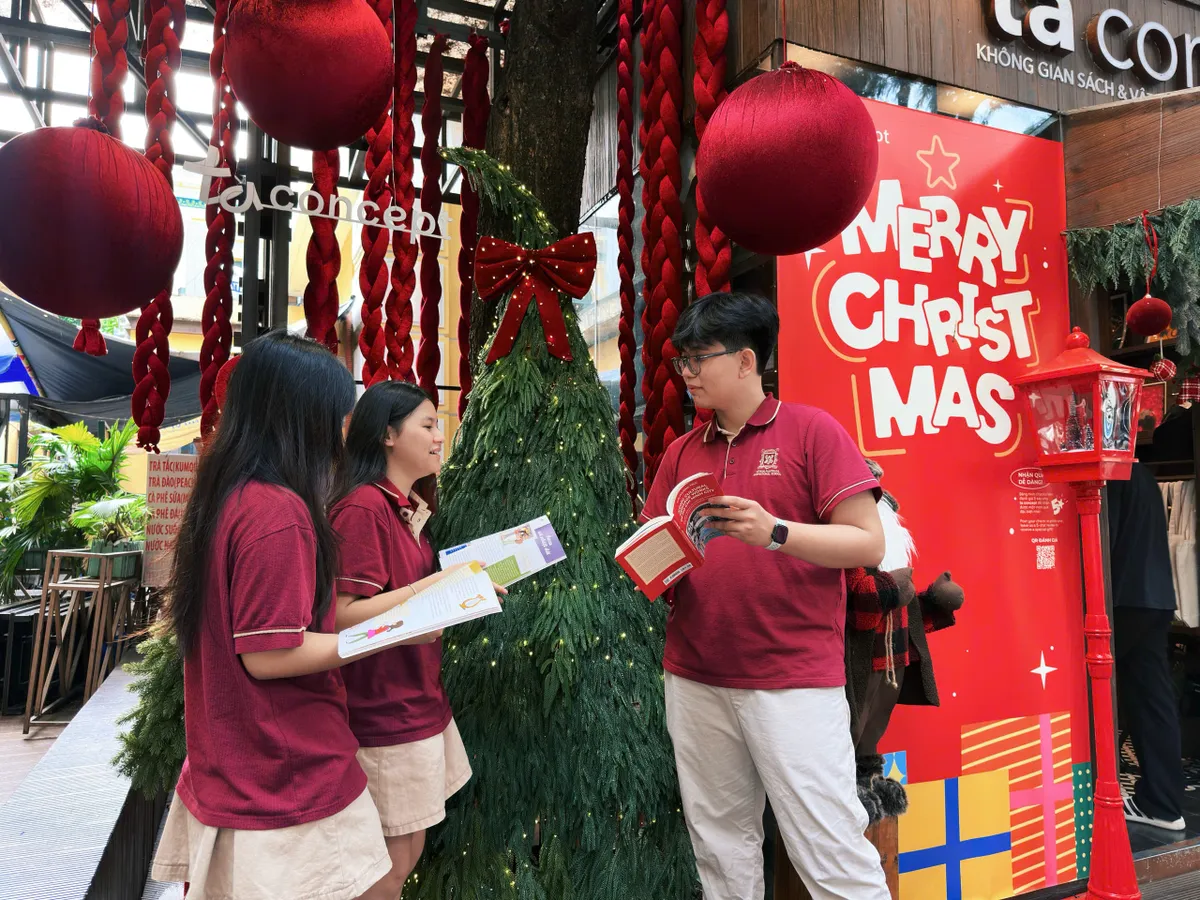 Điểm hẹn với s&aacute;ch m&ugrave;a Lễ hội - Ảnh 1.