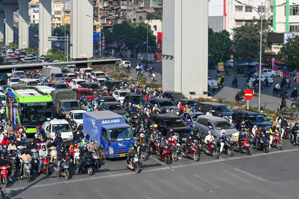 Ch&iacute;nh s&aacute;ch Giao th&ocirc;ng Việt Nam 2025: Bước chuyển m&igrave;nh mới - Ảnh 1.
