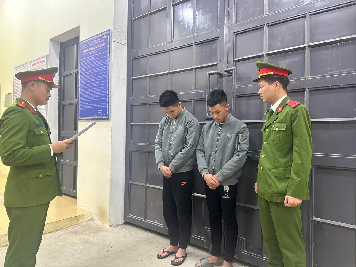 Lập Facebook &ldquo;ảo&rdquo;, lừa b&aacute;n điện thoại gi&aacute; rẻ để chiếm đoạt tiền cọc - Ảnh 1.