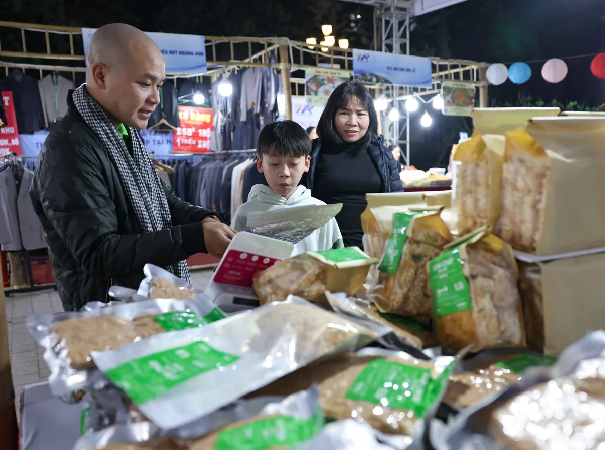 H&agrave; Nội đẩy mạnh x&uacute;c tiến ti&ecirc;u thụ n&ocirc;ng sản, đặc sản l&agrave;ng nghề OCOP - Ảnh 3.